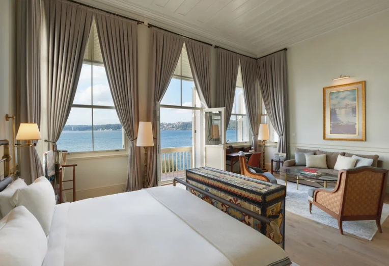 Bosphorus Junior Suite with Balcony