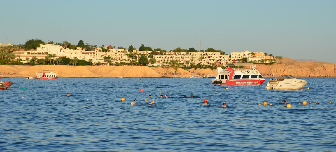 Курорт Хадаба вид на море и вдали берег