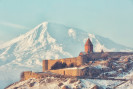 Страна Армения вид на Хор Вирап и Арарат