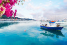 Курорт Плакиас вид на море и лодку