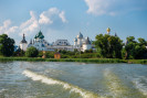 Город Ростов-На-Дону вид на озеро и церковь