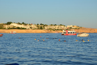 Курорт Хадаба вид на море и вдали берег