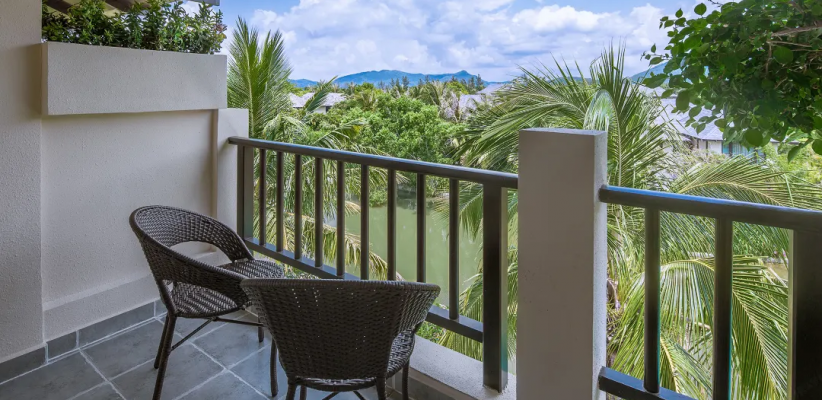 Lake View Room