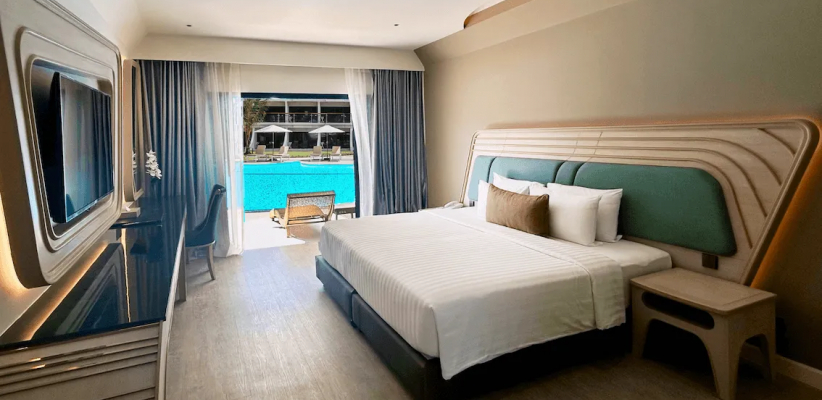 Amora Grand Pool Side 